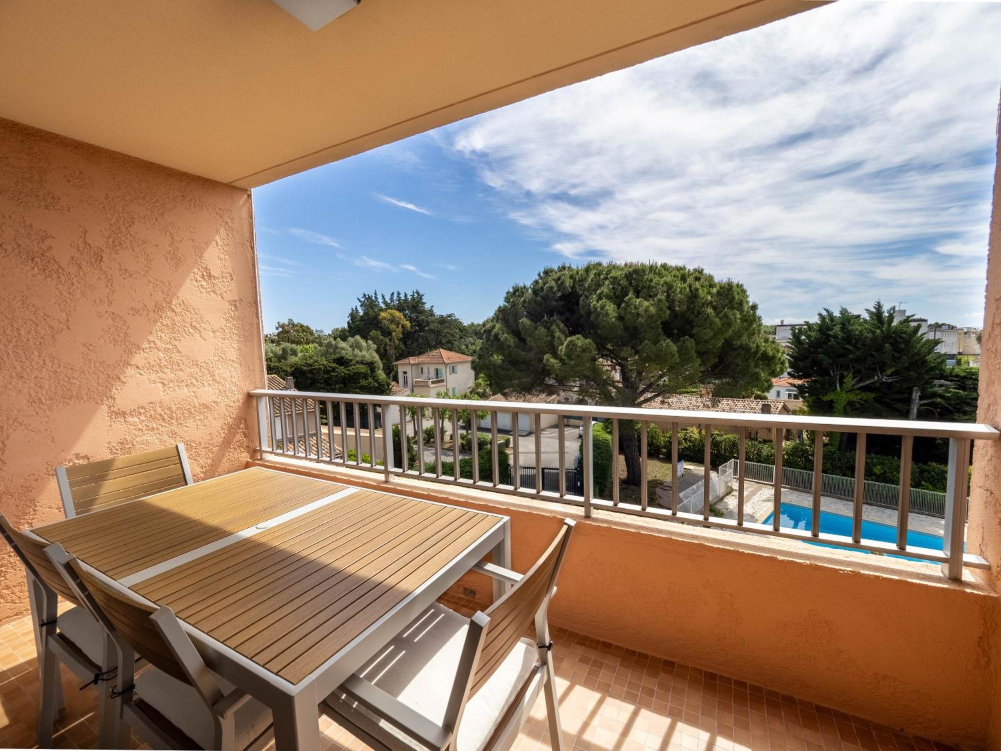 Eden Azur - Hoteliere 2* Golfe-Juan